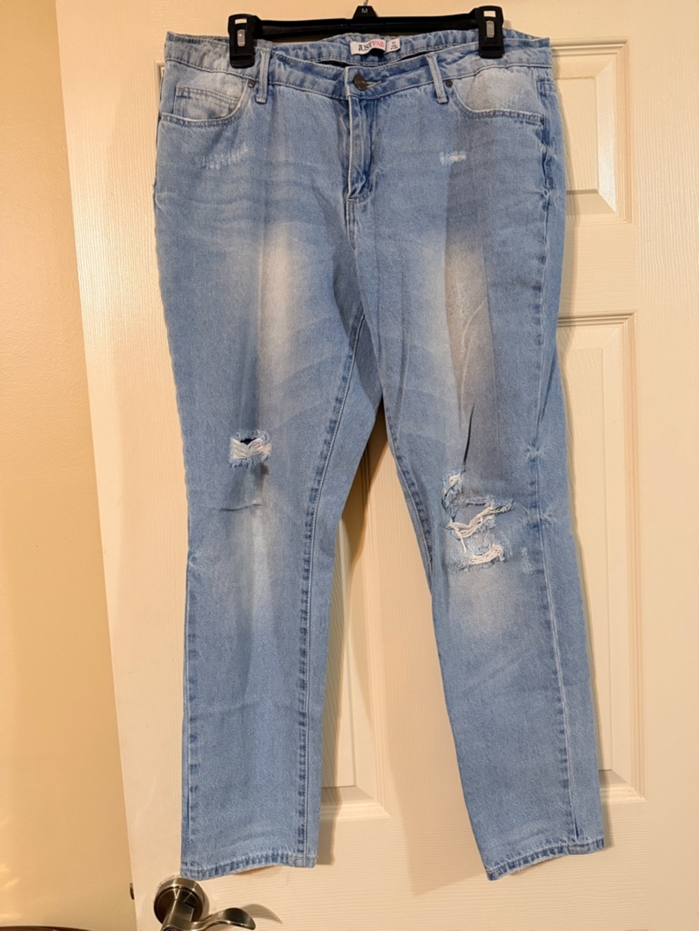 JustFab Light Blue Distressed Boyfriend Jeans